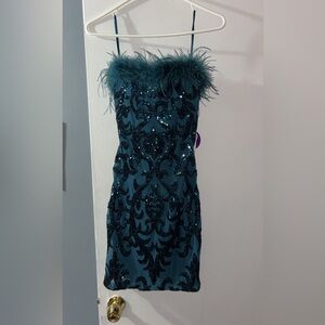 size 6 blueish green windsor homecoming dress